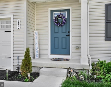 310 Creekside Drive - Photo Thumbnail 4