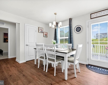 310 Creekside Drive - Photo Thumbnail 12