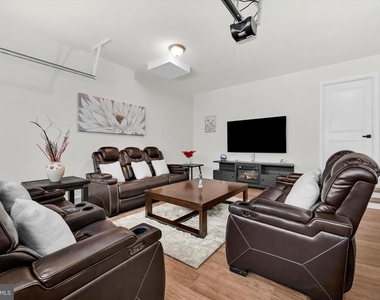 310 Creekside Drive - Photo Thumbnail 18