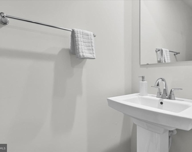 310 Creekside Drive - Photo Thumbnail 15