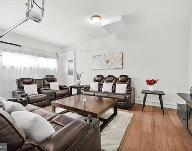 310 Creekside Drive - Photo Thumbnail 17
