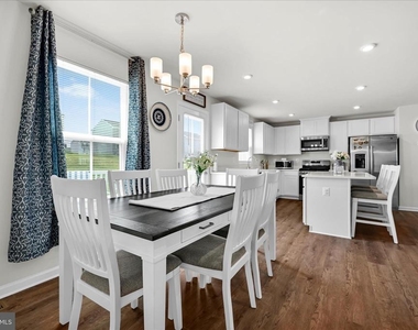 310 Creekside Drive - Photo Thumbnail 13