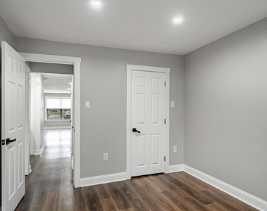239 Smallwood Court - Photo Thumbnail 11