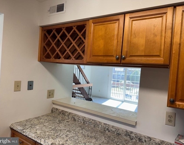 632 Palmer Lane - Photo Thumbnail 2