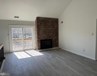 632 Palmer Lane - Photo Thumbnail 5