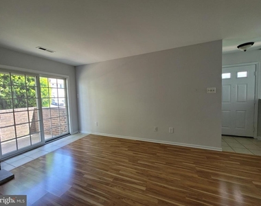 614 Palmer Lane - Photo Thumbnail 2