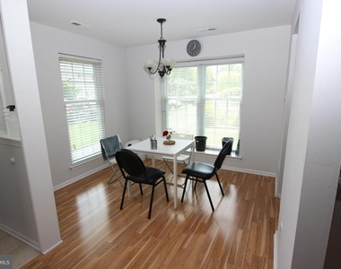 614 Palmer Lane - Photo Thumbnail 3