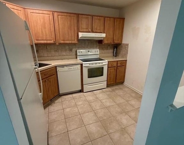 16024 Beacon Hill Drive - Photo Thumbnail 4