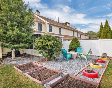 211 Harbourtown Boulevard - Photo Thumbnail 21
