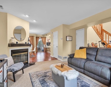 211 Harbourtown Boulevard - Photo Thumbnail 4