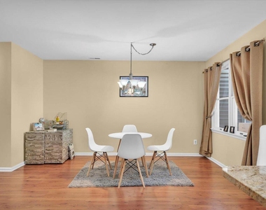 211 Harbourtown Boulevard - Photo Thumbnail 7