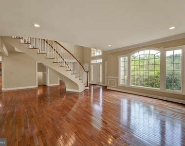 19 Meadowlark Drive - Photo Thumbnail 6