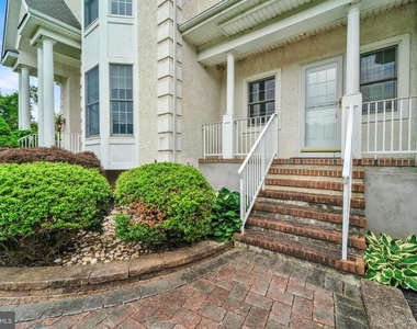19 Meadowlark Drive - Photo Thumbnail 2