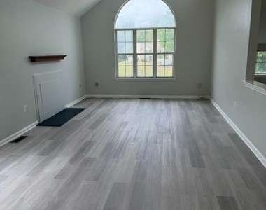 212 Mill Run West - Photo Thumbnail 2