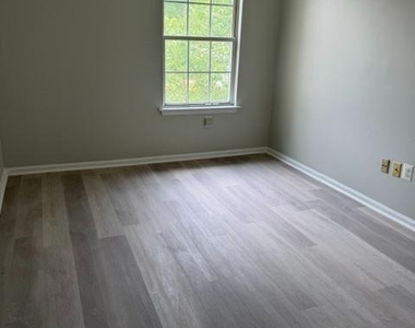 212 Mill Run West - Photo Thumbnail 3