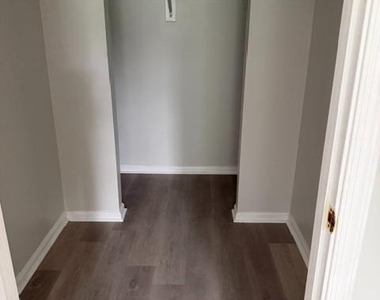 212 Mill Run West - Photo Thumbnail 7