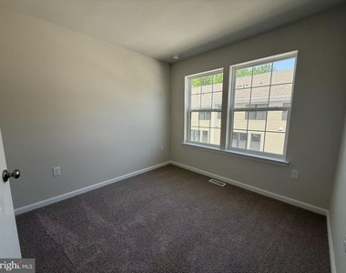 25 Clementon Road E - Photo Thumbnail 9