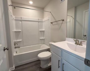 25 Clementon Road E - Photo Thumbnail 7