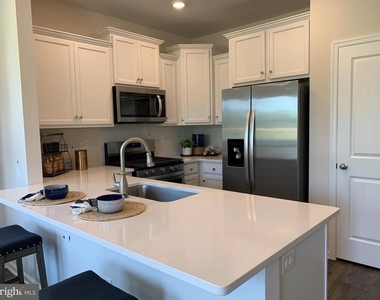 12 Eleanor Lane - Photo Thumbnail 4