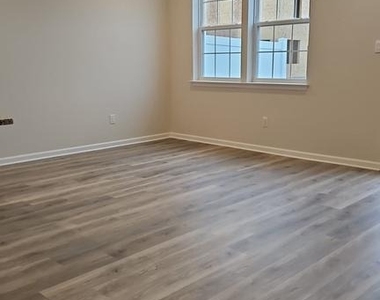 12 Eleanor Lane - Photo Thumbnail 16