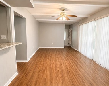 12203 Dillard Place - Photo Thumbnail 7