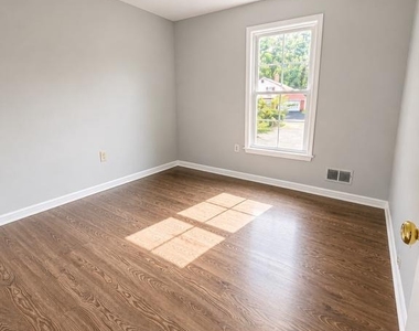 12203 Dillard Place - Photo Thumbnail 12