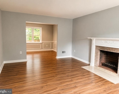 12203 Dillard Place - Photo Thumbnail 4