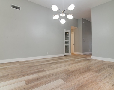 4707 Menchaca Rd - Photo Thumbnail 6