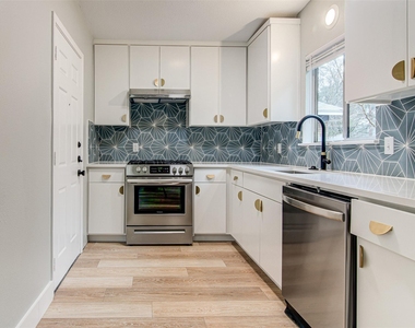 4707 Menchaca Rd - Photo Thumbnail 9