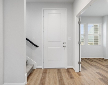 303 Elm Branch Trl - Photo Thumbnail 20
