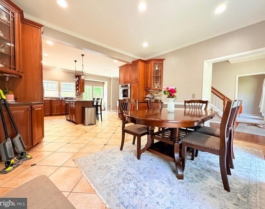 11610 Seneca Forest Circle - Photo Thumbnail 7