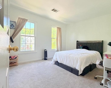 11610 Seneca Forest Circle - Photo Thumbnail 41