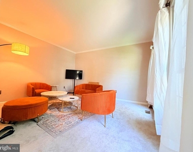 11610 Seneca Forest Circle - Photo Thumbnail 4