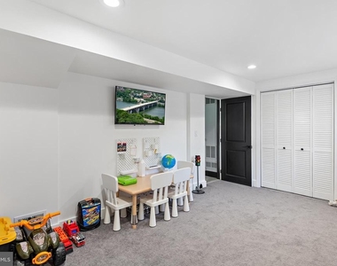 608 Winona Court - Photo Thumbnail 43