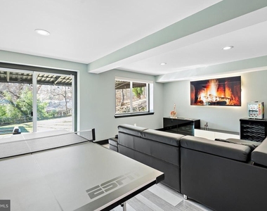 608 Winona Court - Photo Thumbnail 21