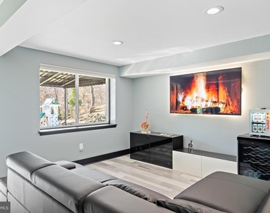 608 Winona Court - Photo Thumbnail 22