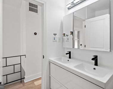 608 Winona Court - Photo Thumbnail 30