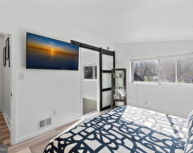 608 Winona Court - Photo Thumbnail 44
