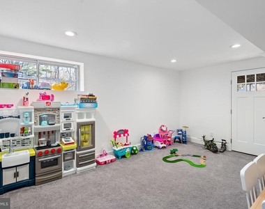 608 Winona Court - Photo Thumbnail 20