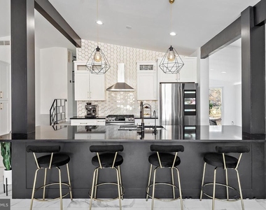 608 Winona Court - Photo Thumbnail 4