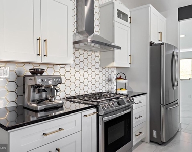 608 Winona Court - Photo Thumbnail 9