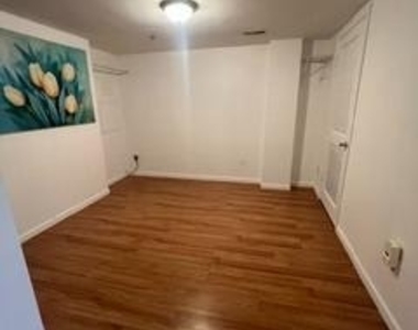 8414 Meadow Green Way - Photo Thumbnail 9