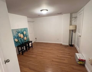 8414 Meadow Green Way - Photo Thumbnail 5