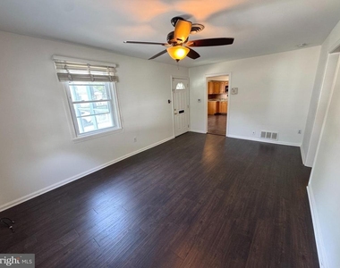 721 Crabb Avenue - Photo Thumbnail 2