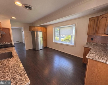 721 Crabb Avenue - Photo Thumbnail 4