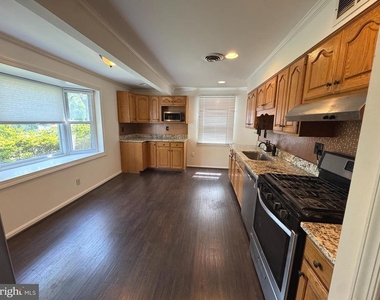 721 Crabb Avenue - Photo Thumbnail 5