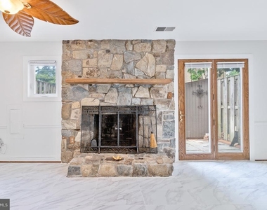 9652 Marston Lane - Photo Thumbnail 7