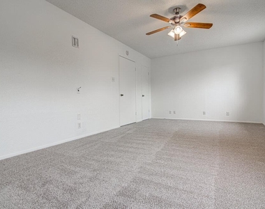 1909 Scofield Ln - Photo Thumbnail 11