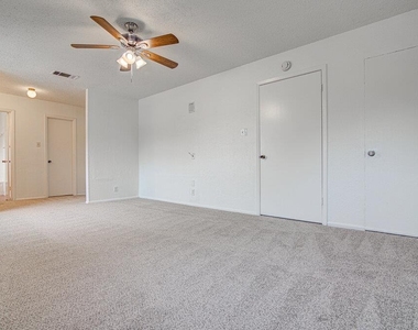 1909 Scofield Ln - Photo Thumbnail 10