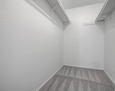 1909 Scofield Ln - Photo Thumbnail 14